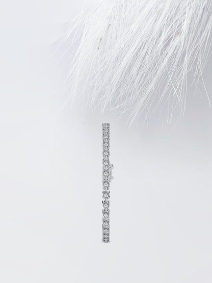 Pear Cut Moissanite Diamond Tennis Bracelet in 18K Solid Gold