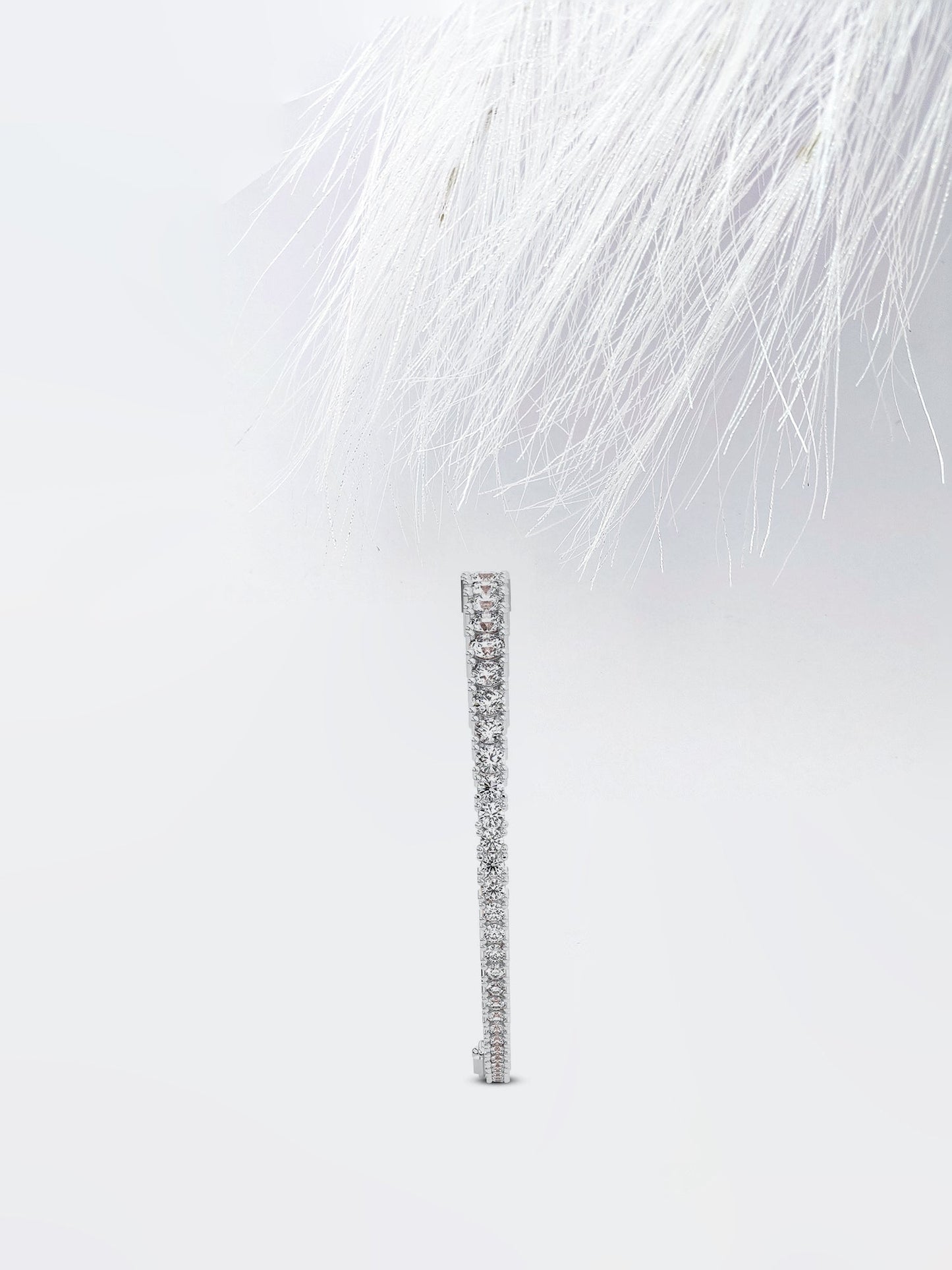 round cut moissanite diamond tennis bracelet in 18k white gold