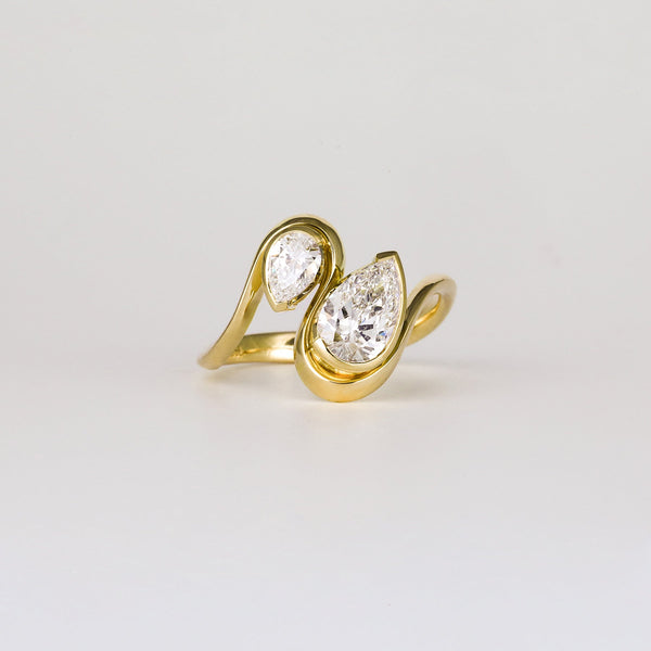 1.0CT-2.0CT Pear Cut Moissanite Unique Diamond Two Stone Engagement Ring