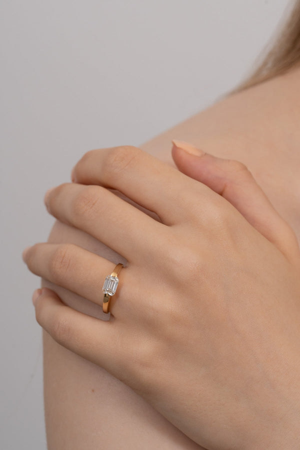 1.0CT-2.0CT East West Emerald Cut Moissanite Diamond Engagement Ring