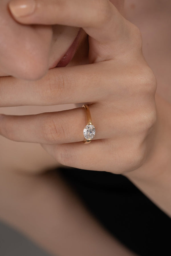 1.0CT-2.0CT East West Oval Cut Moissanite Diamond Thick Engagement Ring