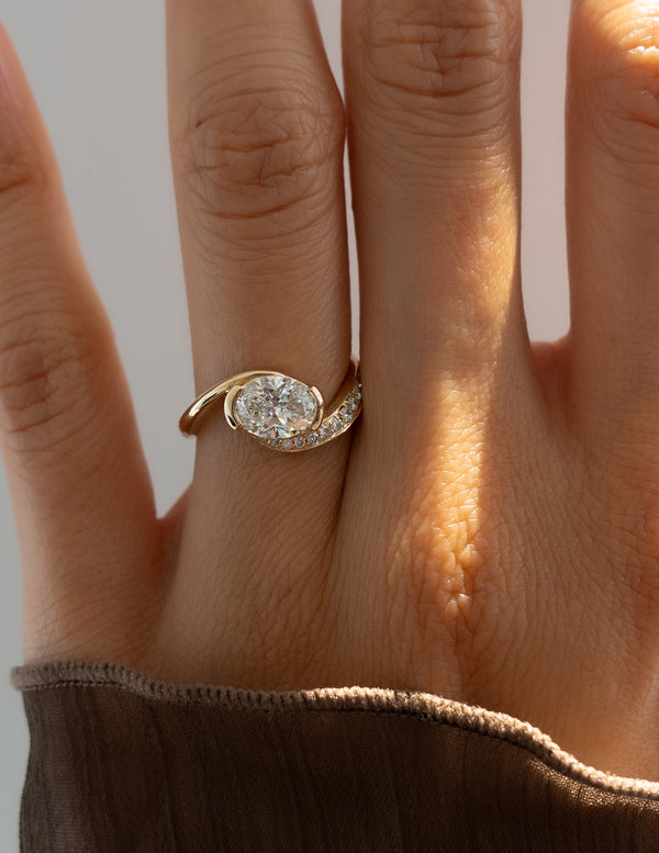 1.0CT-2.0CT Oval Cut Moissanite Unique Pave Diamond Engagement Ring