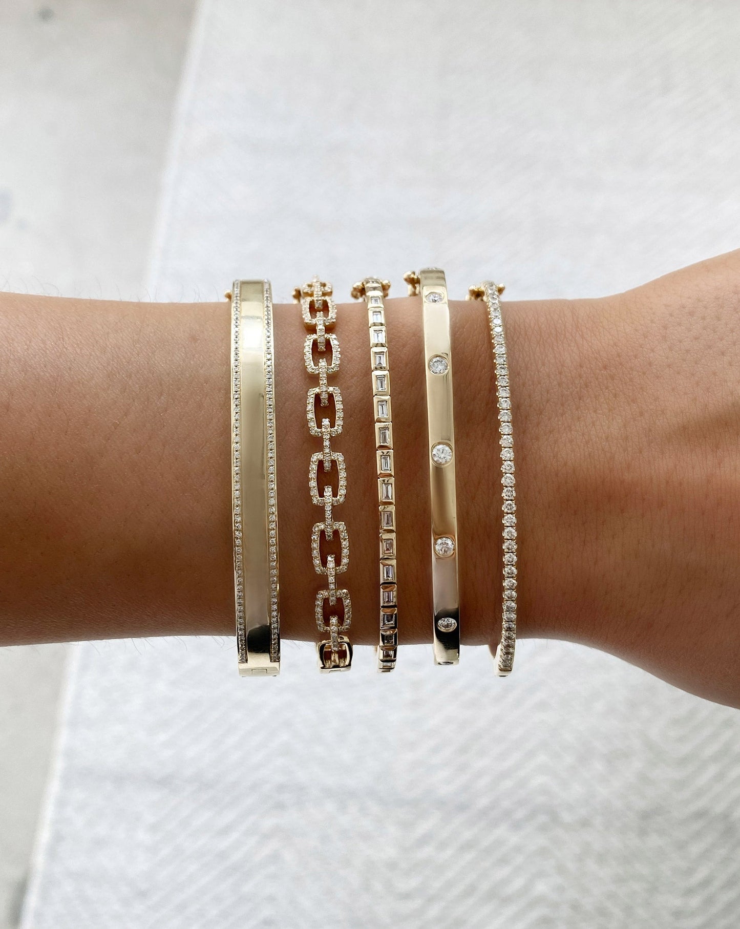 chain links moissanite diamond bracelet in 14k yellow gold