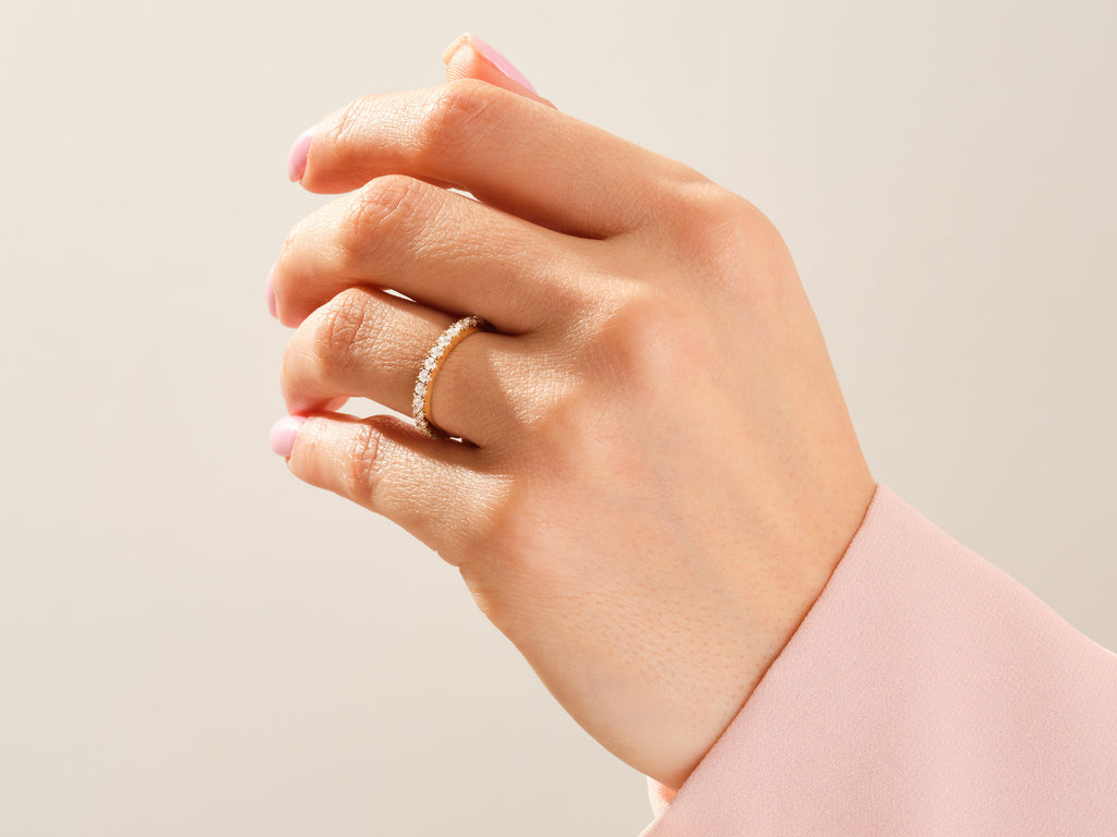 0.90ct 4-prong round cut cvd ef/vvs eternity diamond wedding band