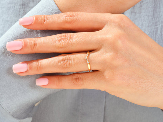 Round Cut Curved Diamond CVD EF/VVS Seven-Stone Wedding Band