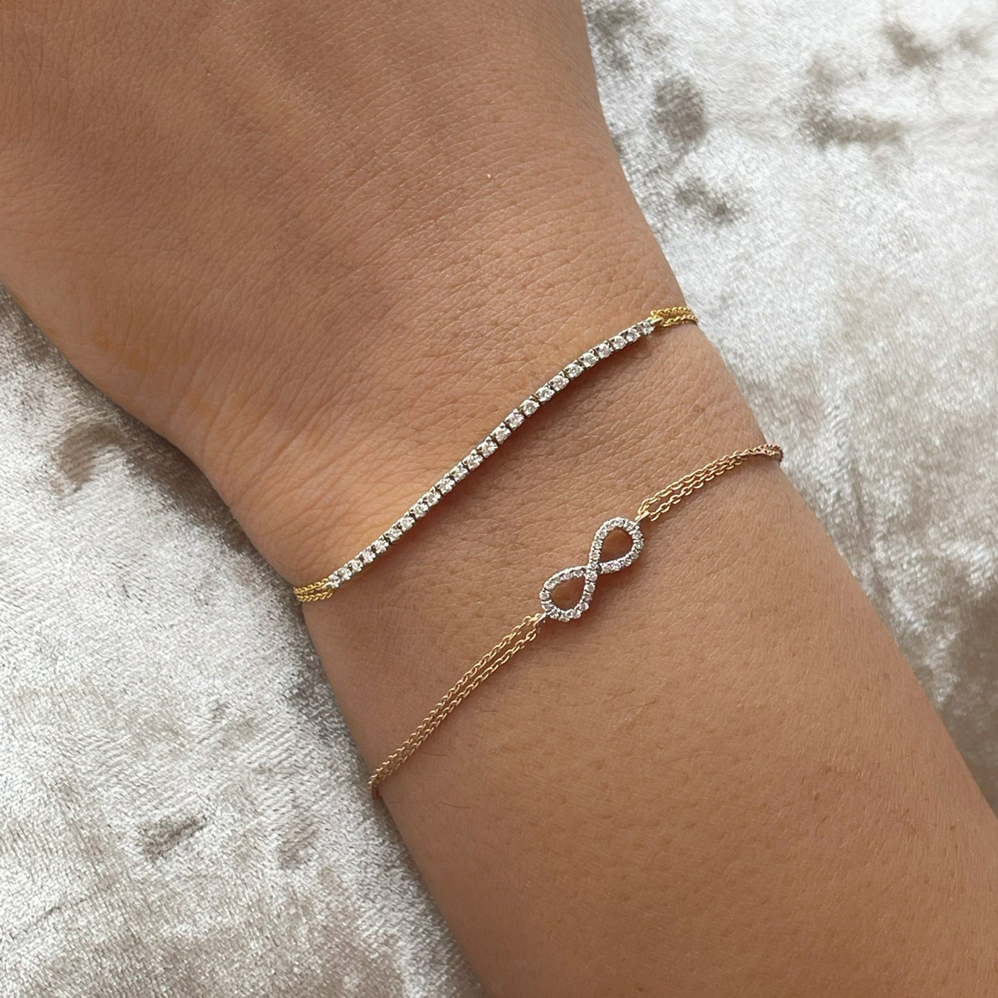 round moissanite diamond line bracelet in solid gold