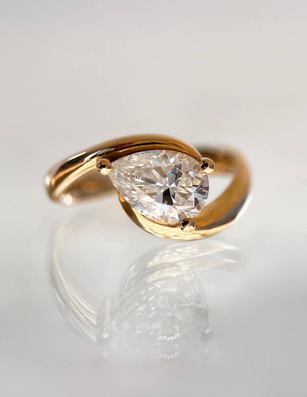 1.0CT-2.0CT Pear Cut Unique Moissanite Diamond Engagement Ring