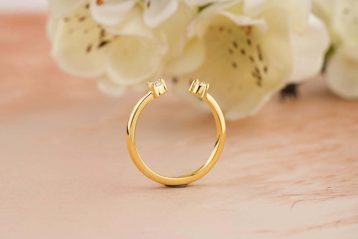 0.07ct round cut open cvd ef/vvs diamond wedding band for women